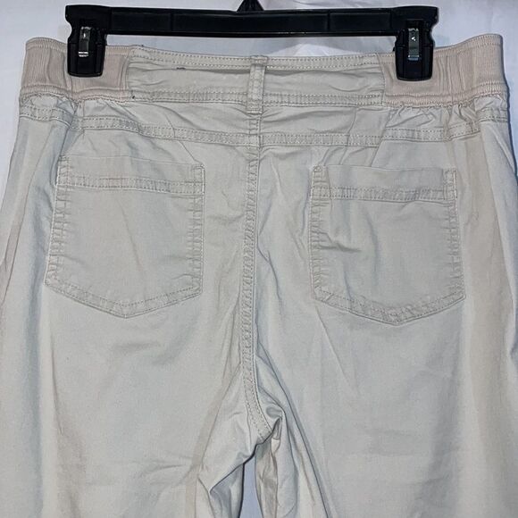 Basic edition khaki capris - Picture 5 of 7